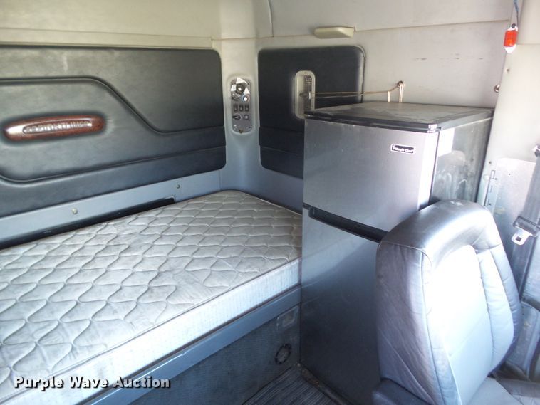 image for item DA7057 1997 Freightliner FLC120  semi truck