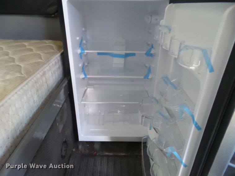 image for item DA7057 1997 Freightliner FLC120  semi truck