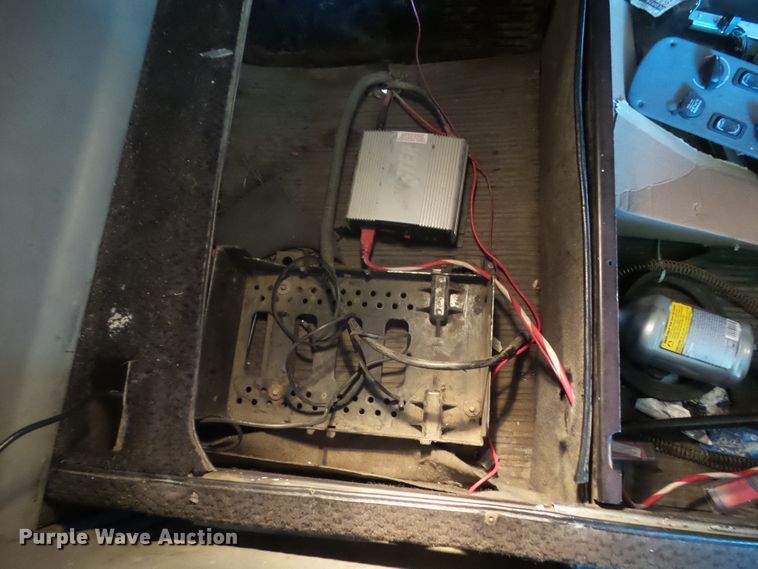 image for item DA7057 1997 Freightliner FLC120  semi truck