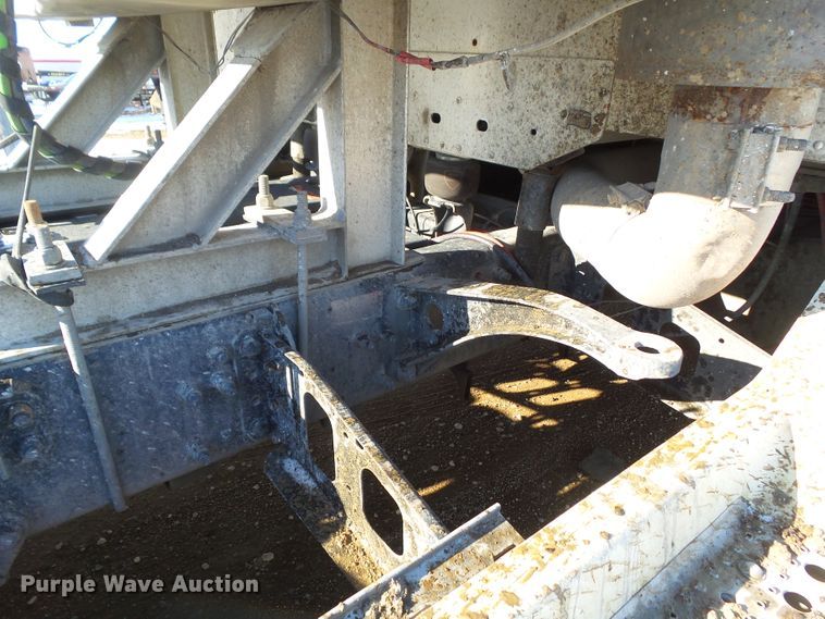 image for item DA7057 1997 Freightliner FLC120  semi truck