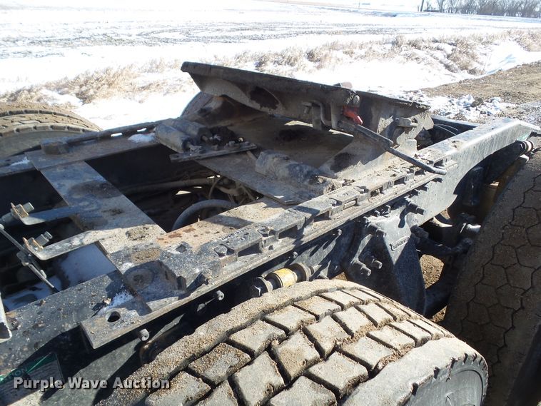 image for item DA7057 1997 Freightliner FLC120  semi truck