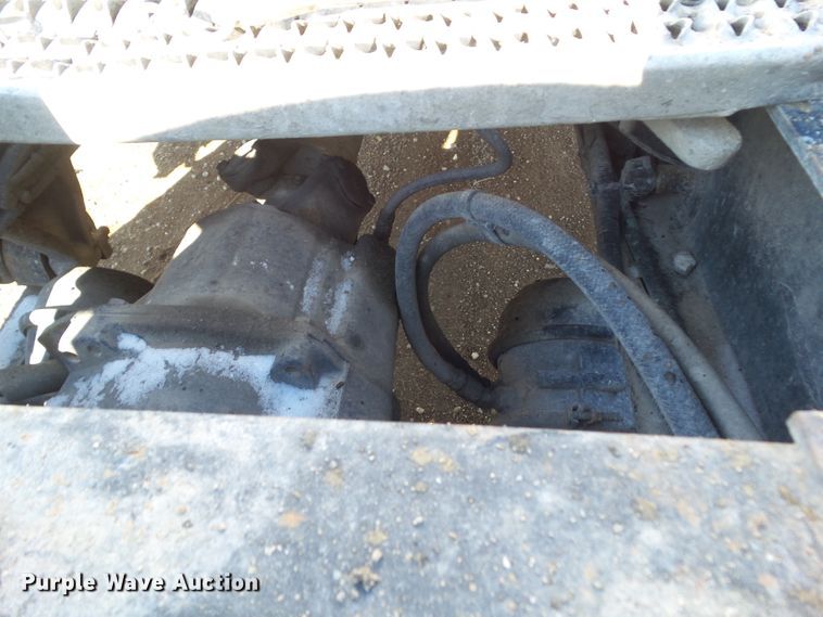 image for item DA7057 1997 Freightliner FLC120  semi truck