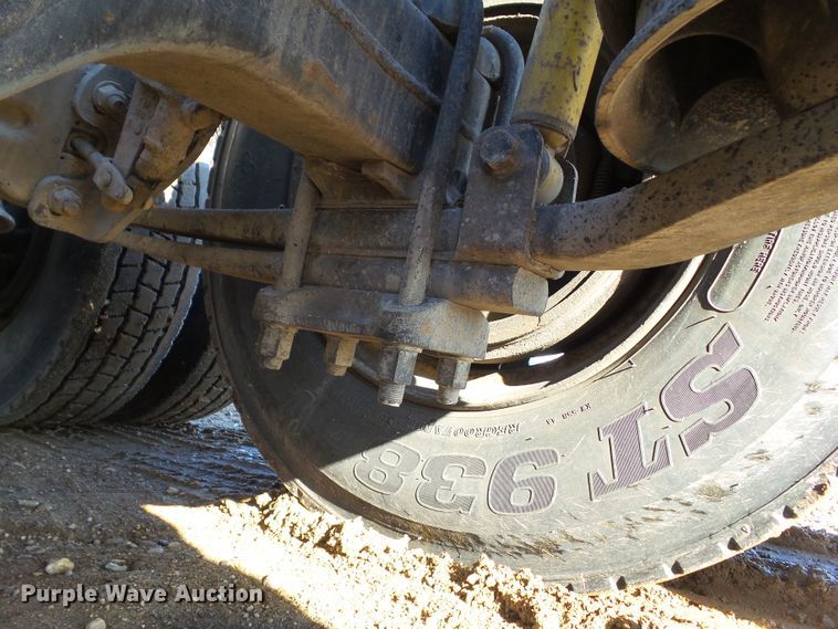 image for item DA7057 1997 Freightliner FLC120  semi truck