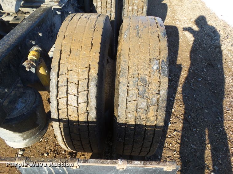 image for item DA7057 1997 Freightliner FLC120  semi truck