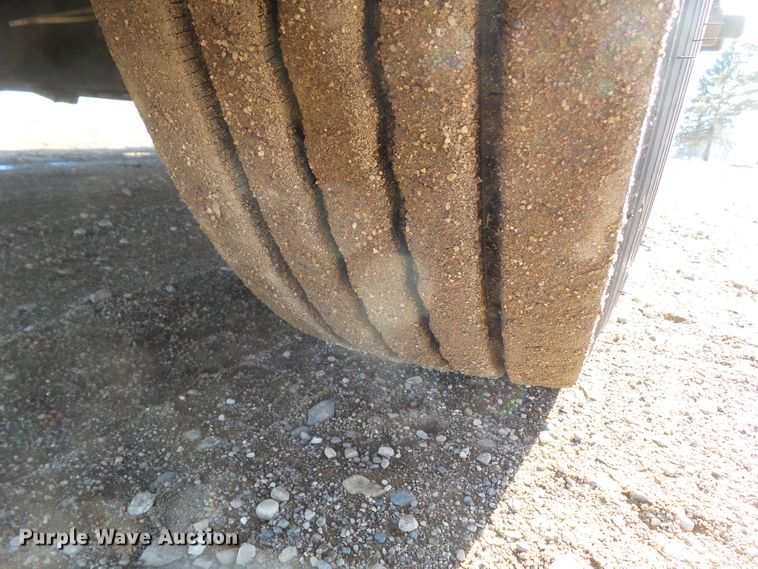 image for item DA7057 1997 Freightliner FLC120  semi truck