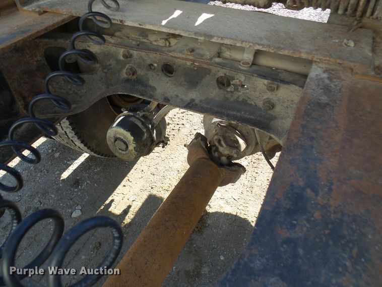 image for item DC2810 1993 International 8100  semi truck