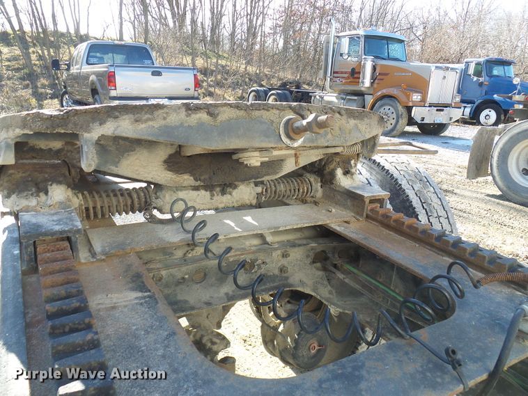 image for item DC2810 1993 International 8100  semi truck