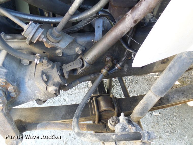 image for item DC2810 1993 International 8100  semi truck