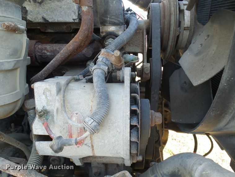 image for item DC2817 1995 International 8200  semi truck