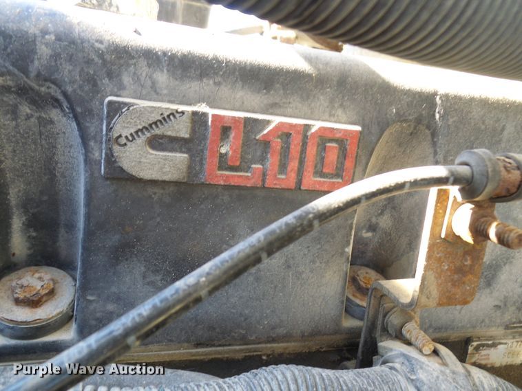 image for item DC2817 1995 International 8200  semi truck