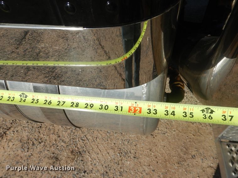 image for item DG8411 2007 Peterbilt 379  semi truck