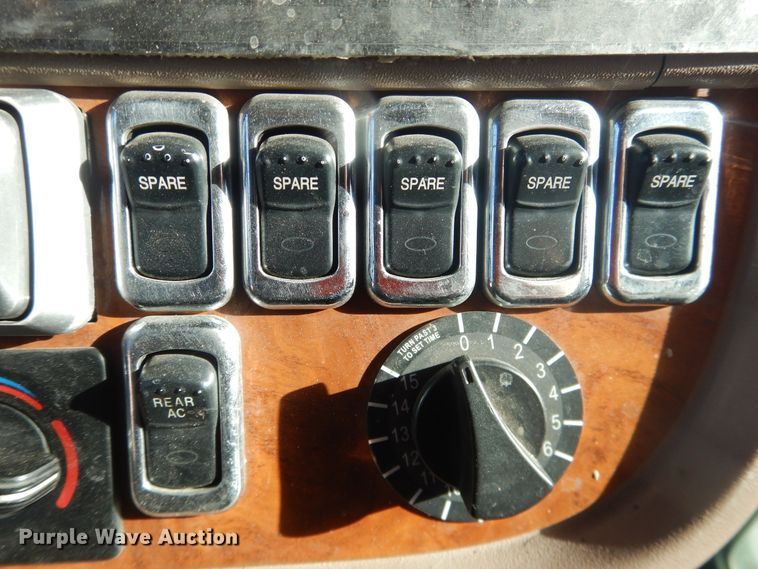 image for item DG8411 2007 Peterbilt 379  semi truck