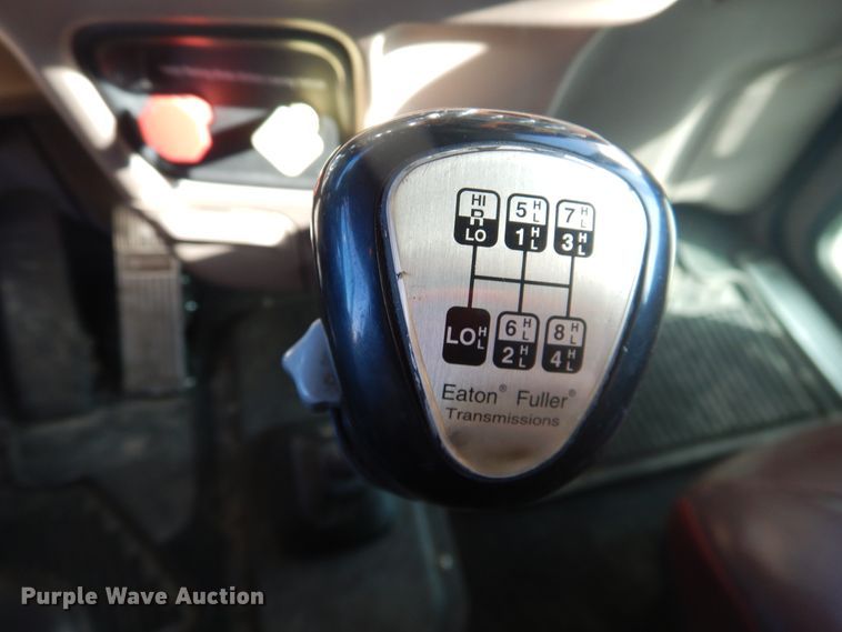 image for item DG8411 2007 Peterbilt 379  semi truck