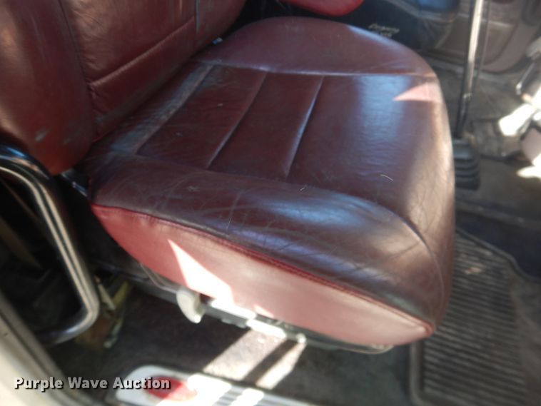 image for item DG8411 2007 Peterbilt 379  semi truck