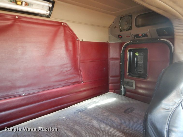 image for item DG8411 2007 Peterbilt 379  semi truck