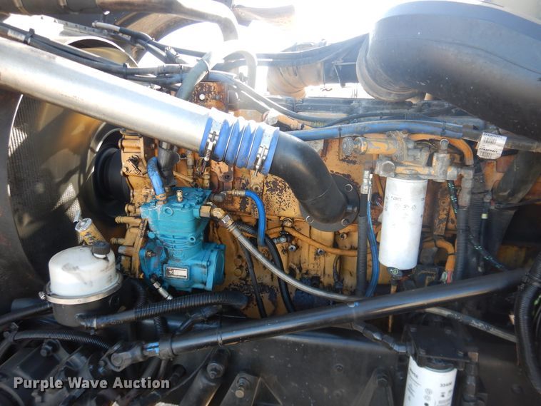 image for item DG8411 2007 Peterbilt 379  semi truck