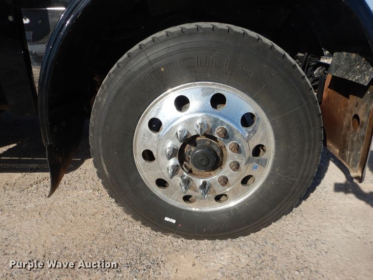 image for item DG8411 2007 Peterbilt 379  semi truck