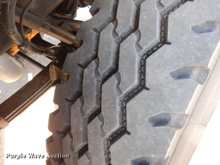 image for item DG8411 2007 Peterbilt 379  semi truck