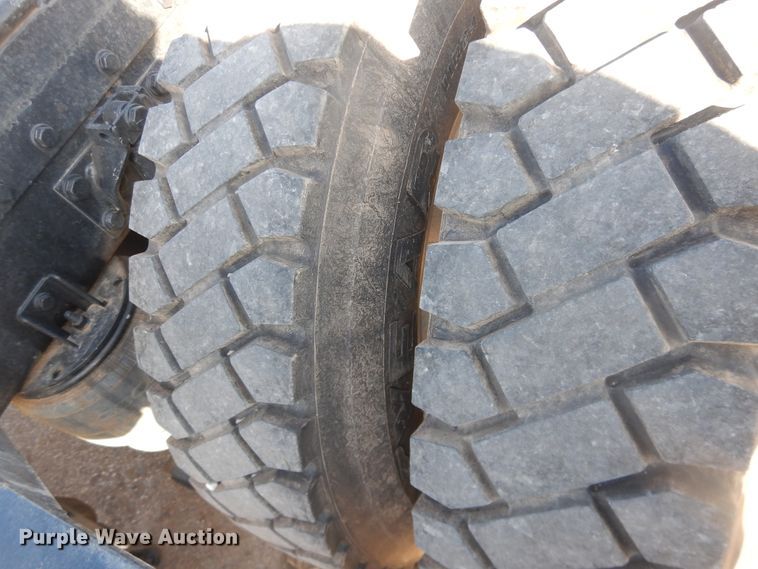 image for item DG8411 2007 Peterbilt 379  semi truck