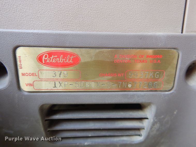 image for item DG8411 2007 Peterbilt 379  semi truck