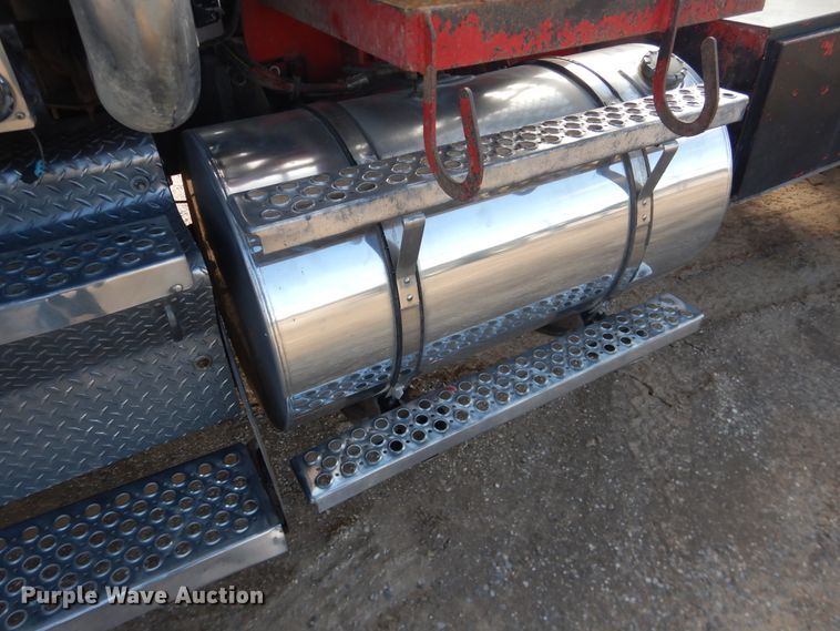 image for item DG8414 2006 Kenworth T800  winch truck