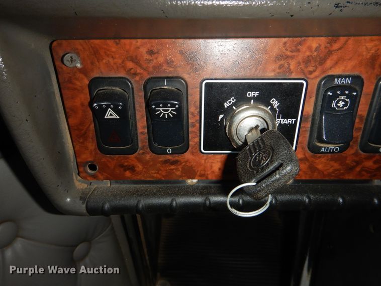 image for item DG8414 2006 Kenworth T800  winch truck