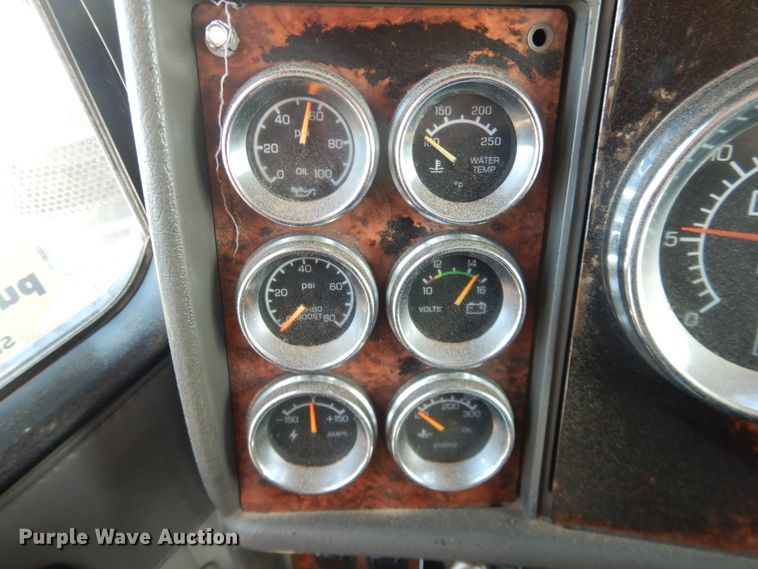 image for item DG8414 2006 Kenworth T800  winch truck