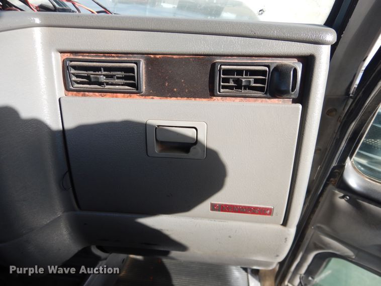 image for item DG8414 2006 Kenworth T800  winch truck