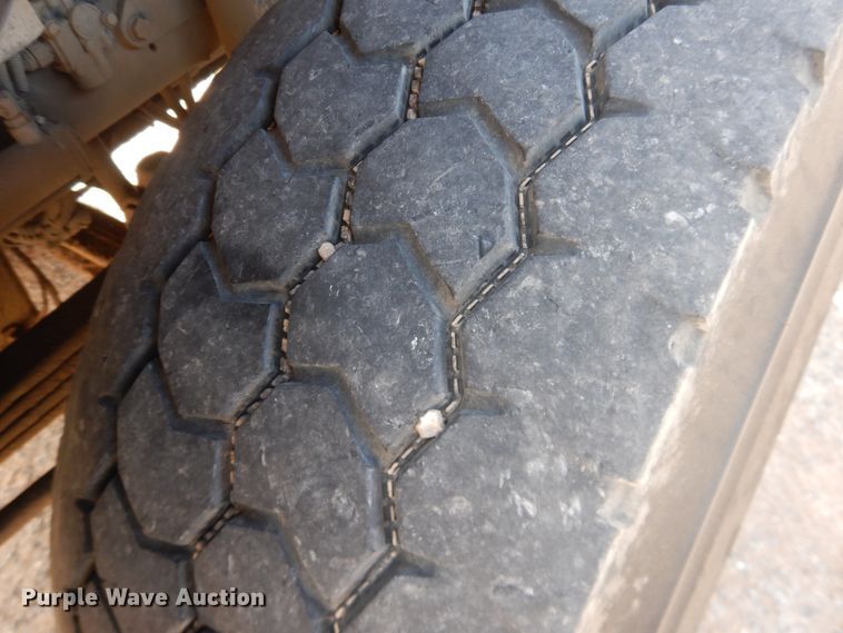 image for item DG8414 2006 Kenworth T800  winch truck