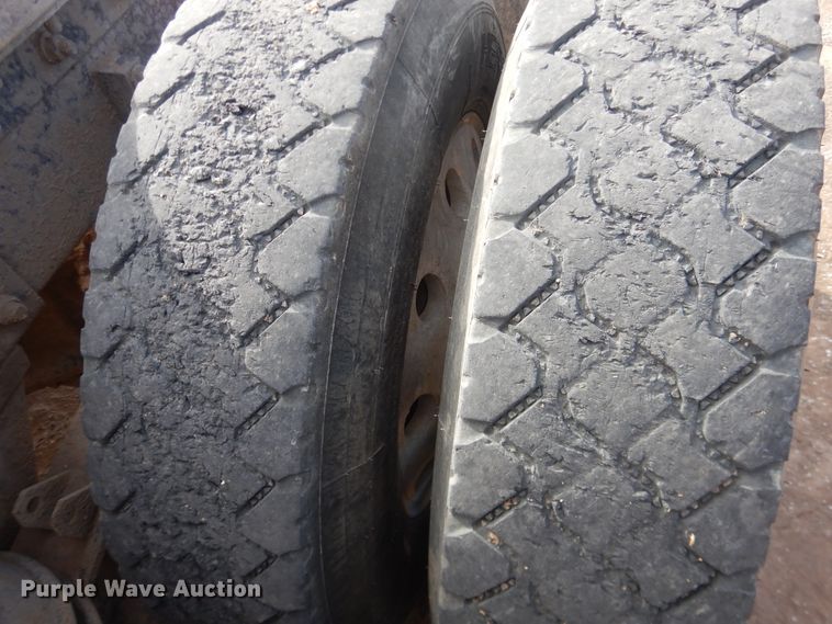 image for item DG8414 2006 Kenworth T800  winch truck