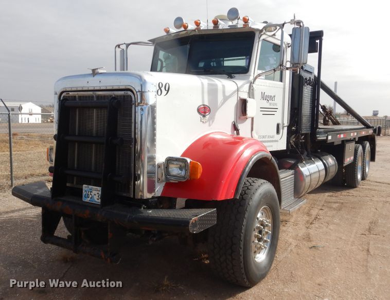 image for item DG8415 2007 Peterbilt 357  winch truck