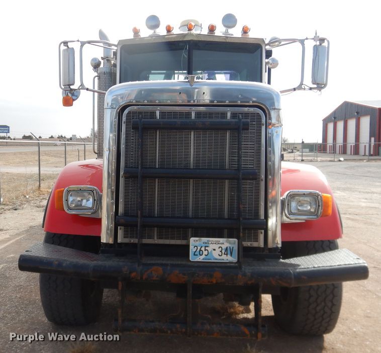 image for item DG8415 2007 Peterbilt 357  winch truck