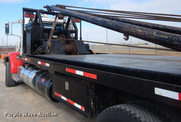 image for item DG8415 2007 Peterbilt 357  winch truck