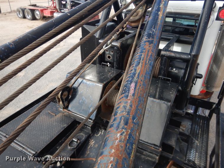 image for item DG8415 2007 Peterbilt 357  winch truck