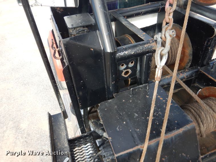 image for item DG8415 2007 Peterbilt 357  winch truck