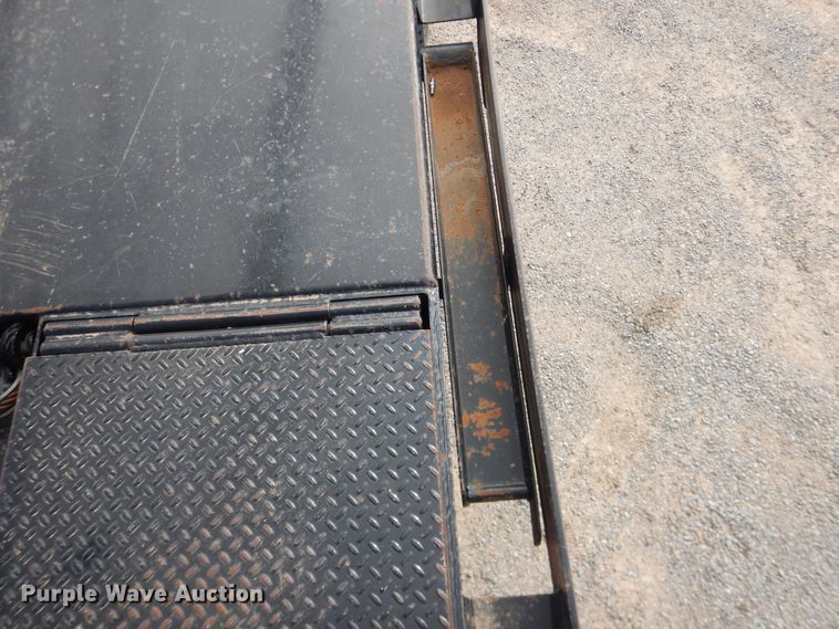 image for item DG8415 2007 Peterbilt 357  winch truck