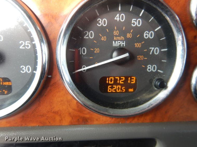 image for item DG8415 2007 Peterbilt 357  winch truck