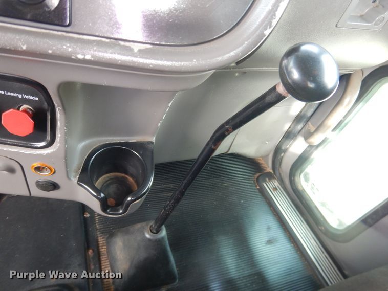 image for item DG8415 2007 Peterbilt 357  winch truck