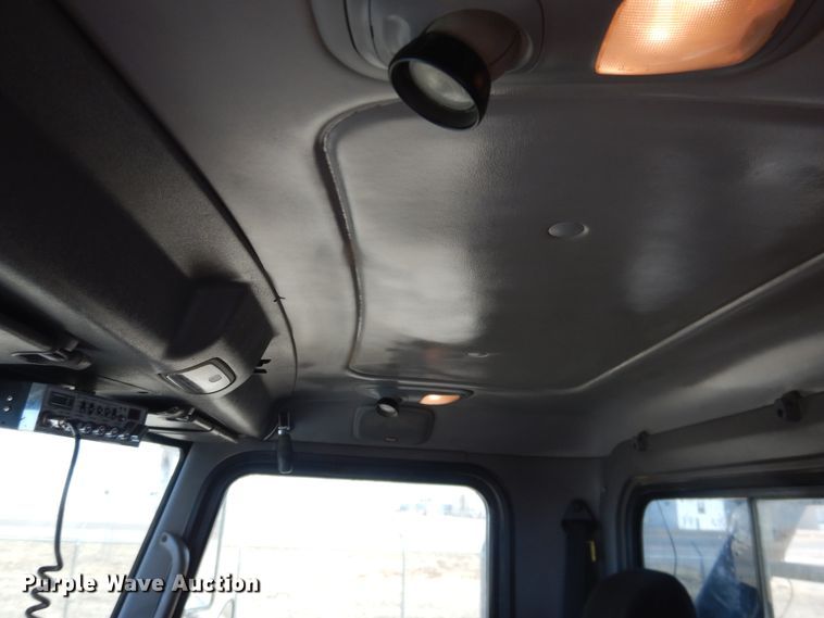 image for item DG8415 2007 Peterbilt 357  winch truck