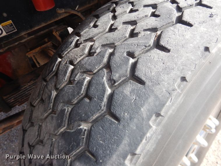 image for item DG8415 2007 Peterbilt 357  winch truck