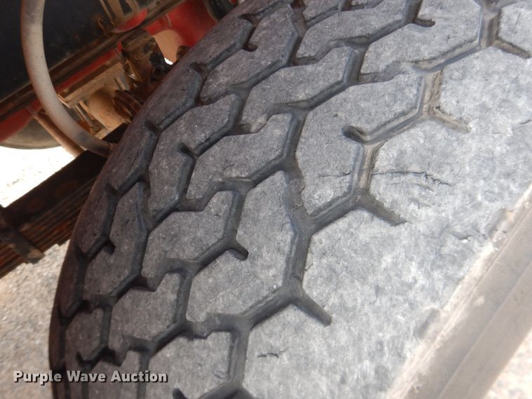 image for item DG8415 2007 Peterbilt 357  winch truck