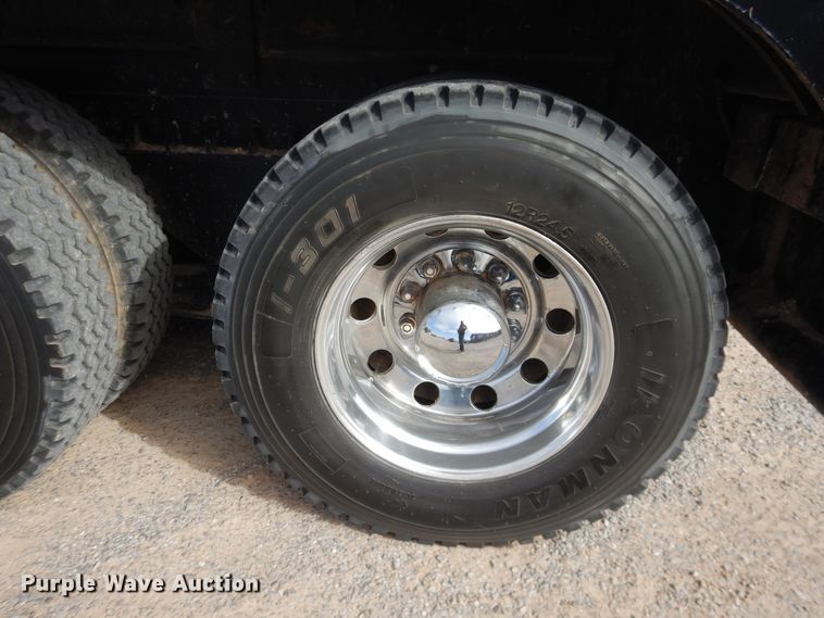 image for item DG8415 2007 Peterbilt 357  winch truck