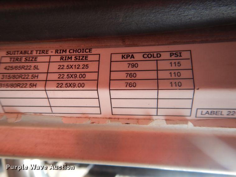 image for item DG8415 2007 Peterbilt 357  winch truck