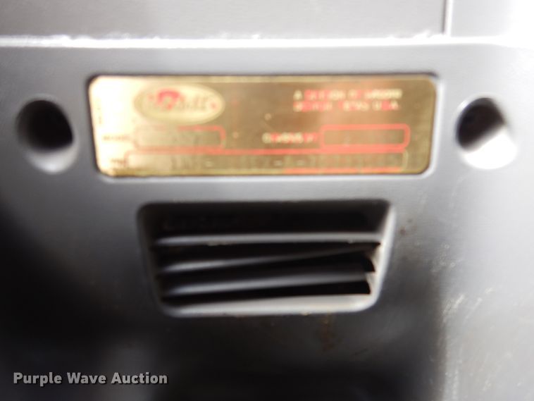 image for item DG8415 2007 Peterbilt 357  winch truck