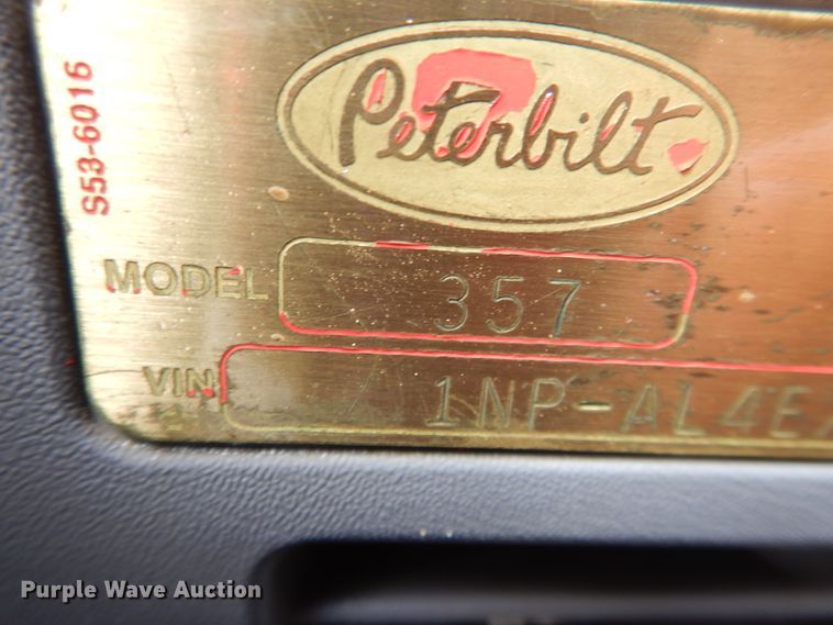 image for item DG8415 2007 Peterbilt 357  winch truck