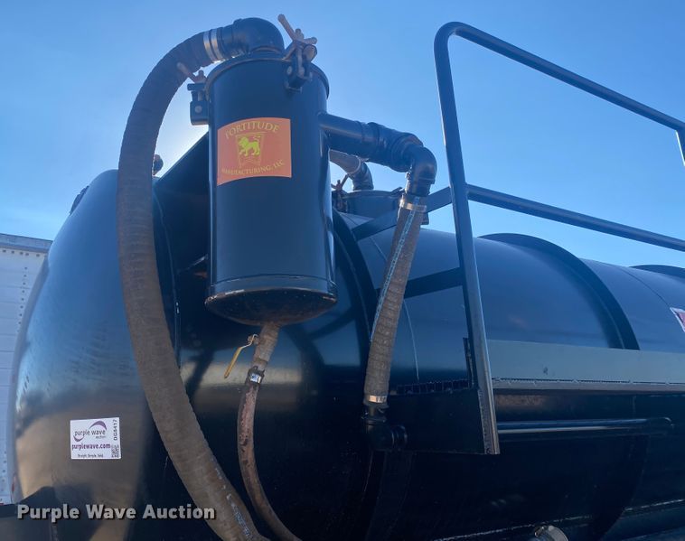 image for item DG8417 2012 Fortitude tank trailer