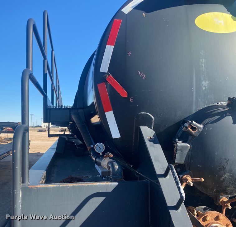 image for item DG8417 2012 Fortitude tank trailer