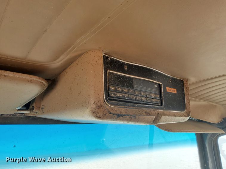 image for item DG8423 1995 Ford Aeromax L9000  semi truck