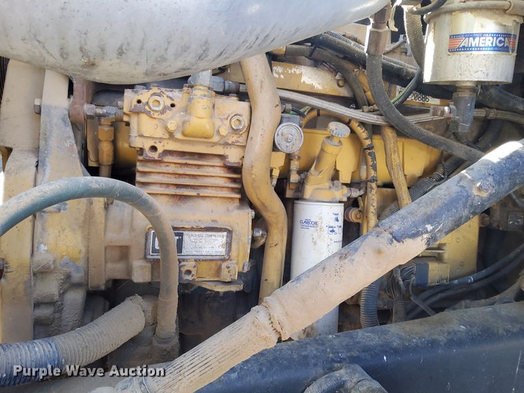 image for item DG8423 1995 Ford Aeromax L9000  semi truck