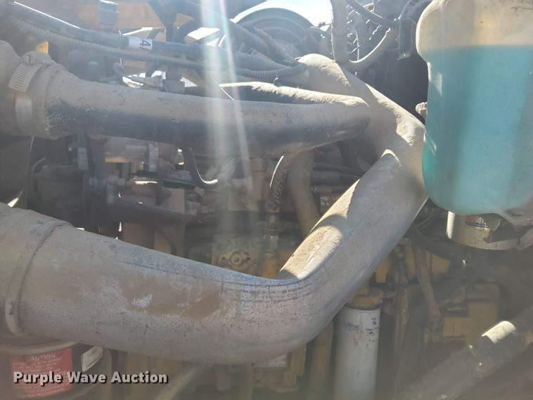 image for item DG8423 1995 Ford Aeromax L9000  semi truck